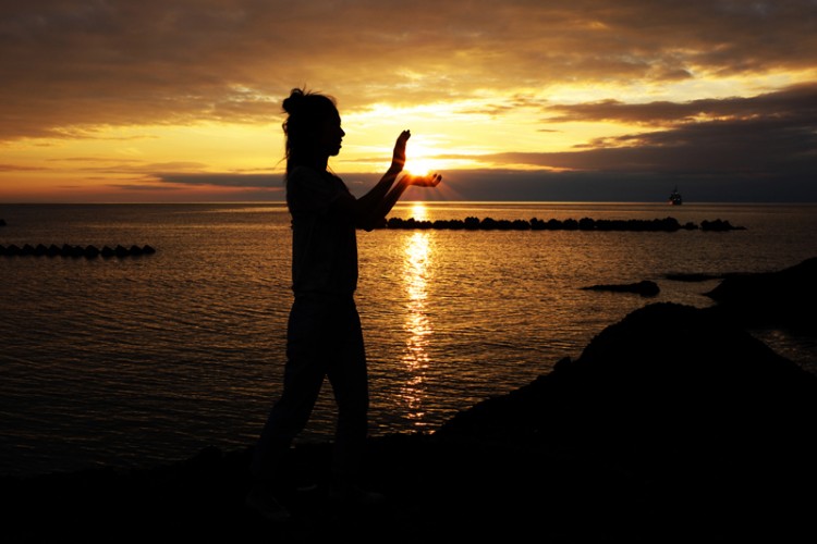 holding the sun Izu Japan